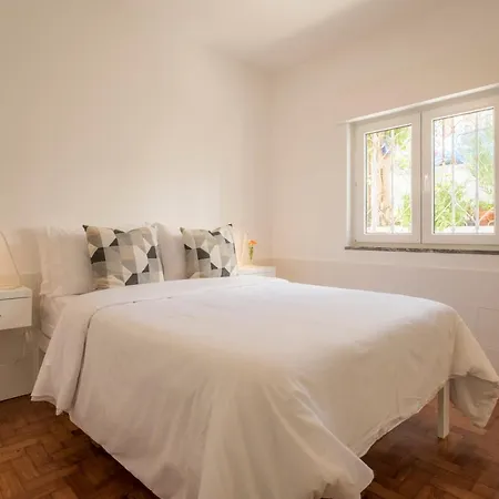 Alto Mar Bed & Breakfast *